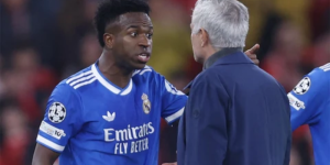 Real Madrid Lao Dốc, Thách Mourinho Hoặc HLV Mới Cứu Vãn!